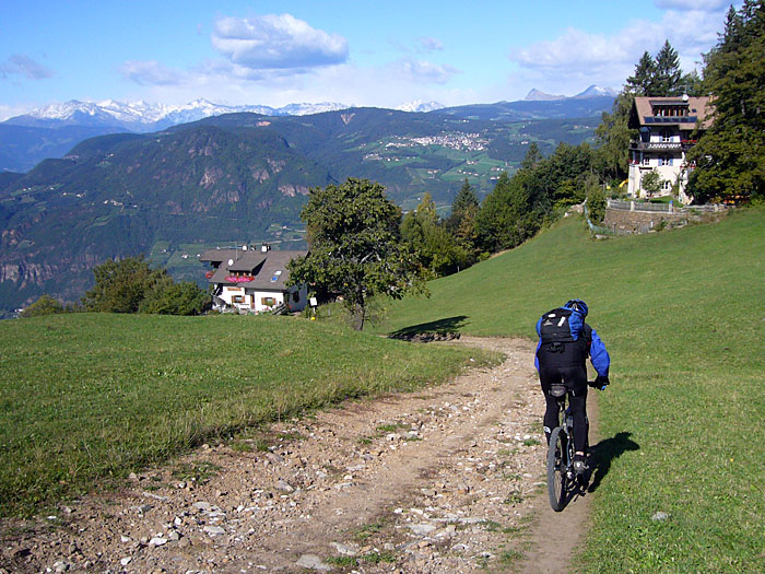 Abfahrt auf dem Weg Nr. 4, hier sieht es noch gut aus