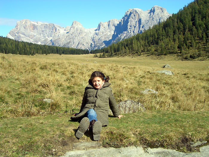 Larissa beim Spaziergang