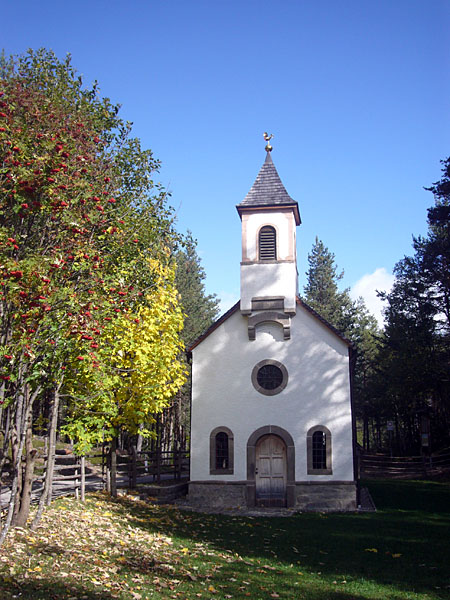 &Uuml;berall stehen Kirchen