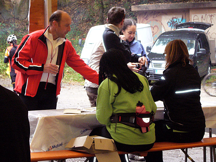 Reini holt seine Urkunde