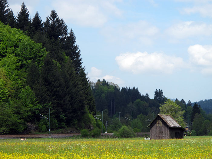 Fehlt nur noch der Zug, dann wird es fast kitschig ;-)