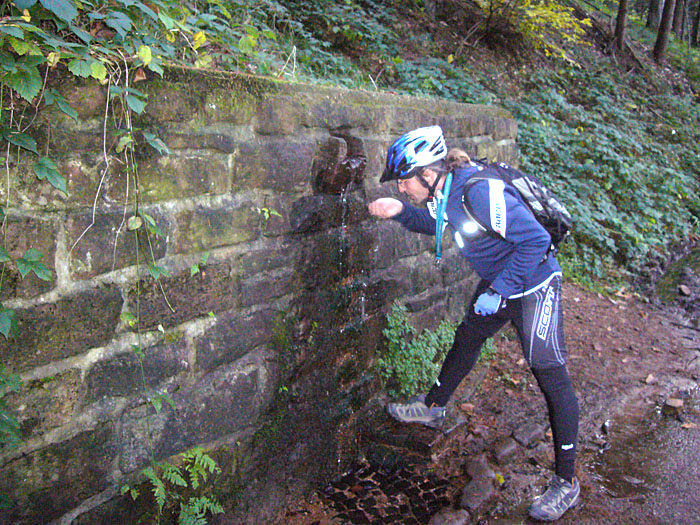 Hier stand zumindest nicht, dass es kein Trinkwasser sei ;-)
