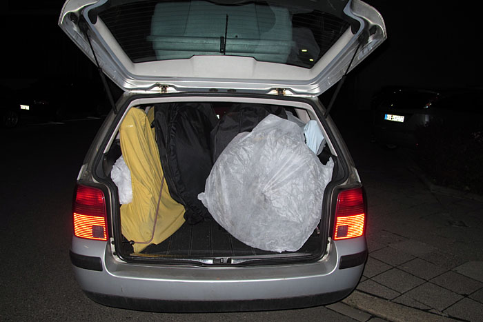 Vier R&auml;der passen gut in den Kofferraum