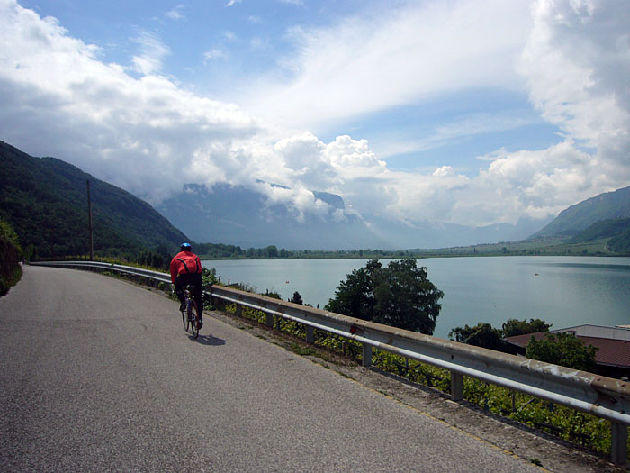 Da ist das Gew&auml;sser auch schon