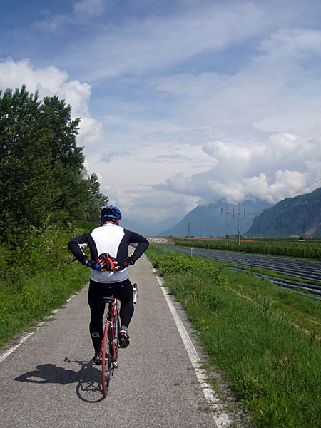 Die Windjacke wird weggepackt