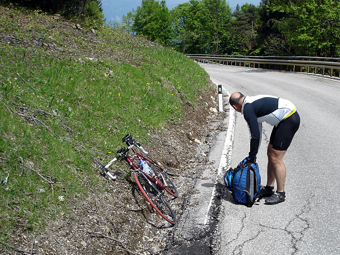 Reini hat seine Brille beim Brunnen vergessen und muss 200 H&ouml;henmeter zur&uuml;ckfahren