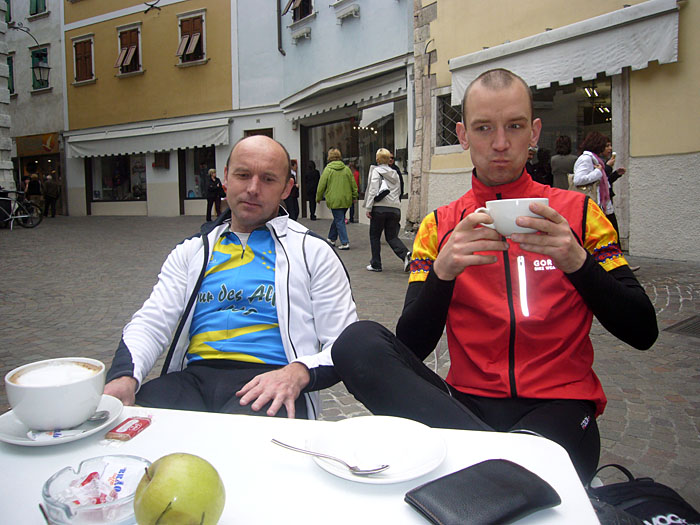 Ein letzter Cappu in Ceniga