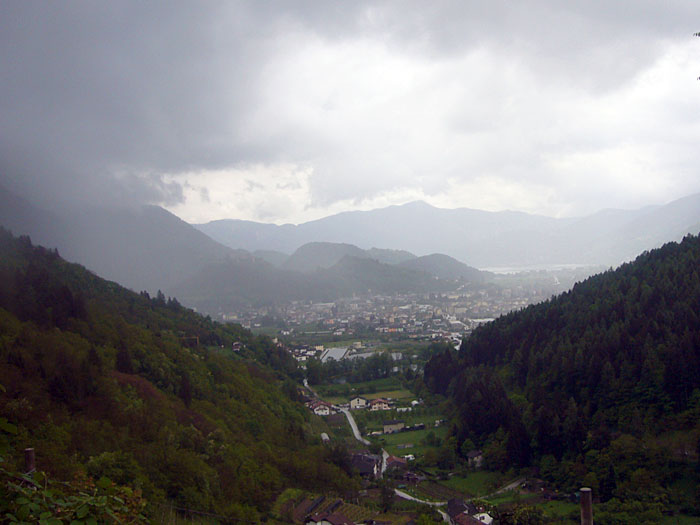 In Richtung Passo Manghen sieht es nicht besser aus ...