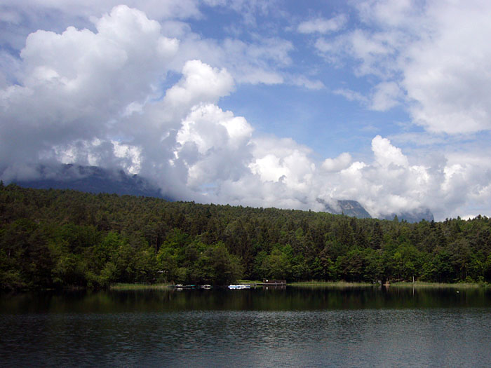 Am kleinen Montiggler See