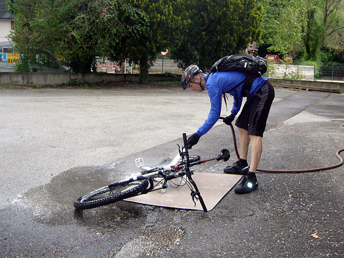 Erst werden die R&auml;der (und nur die) stadtfein gemacht ...