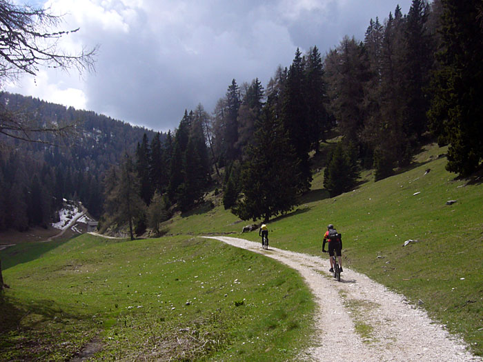 Dann fliegen wir dem Monte Roen entgegen