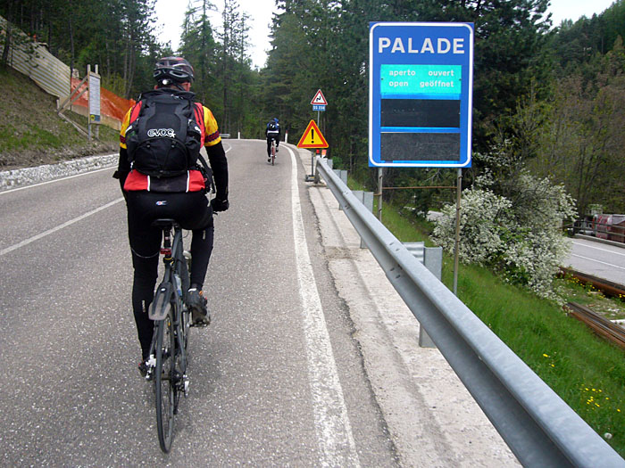 Nun geht es zum Gampenpass (Passo Palade) hinauf ...