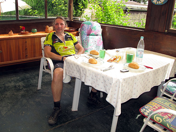 Angekommen: In Mutters Garten ...