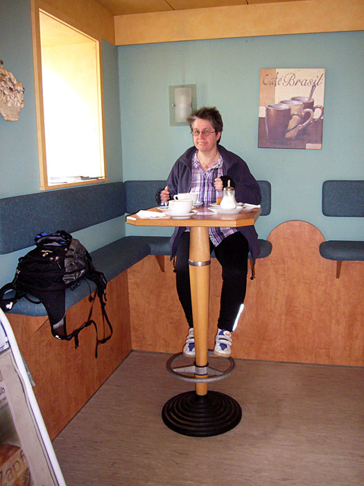 Kaffee- und Kuchenpause, bis der Zug abf&auml;hrt