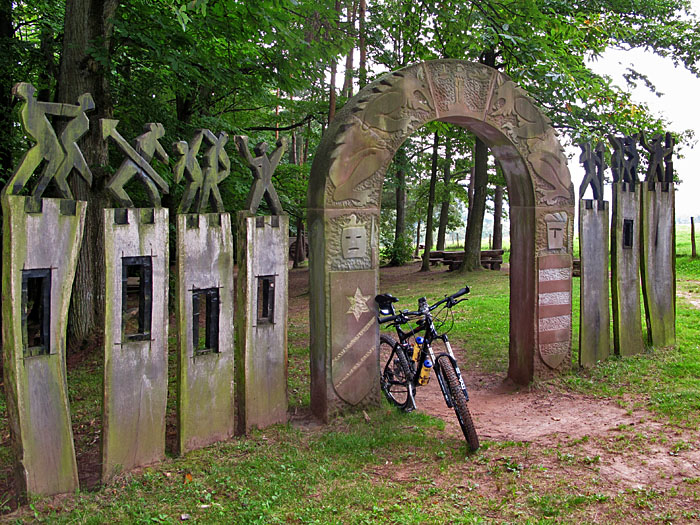 Eingang zu einem Spielplatz - ich bin leider schon zu alt ;-)