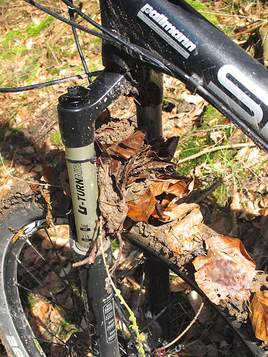 ... und die Pampe blockiert sogar das Vorderrad