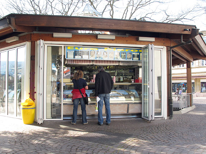 Die Eisdiele in Ettlingen hat endlich wieder auf ...