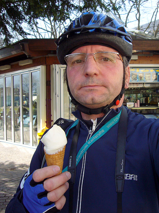 ... es gibt aber nur ein kleines Eis, es ist ja Fastenzeit ;-)