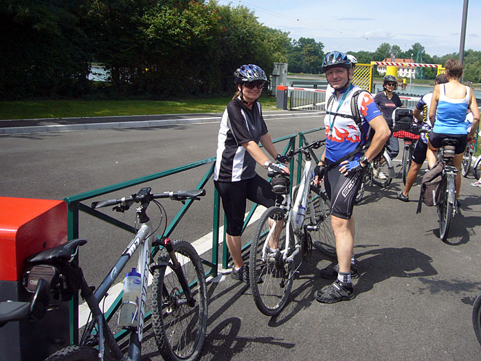 Warten vor der F&auml;hre