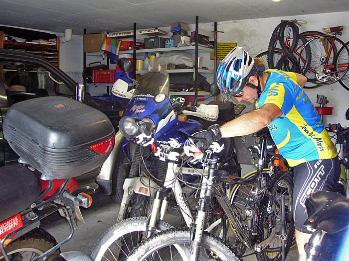 Endlich in der Garage, da ist es wenigstens trocken