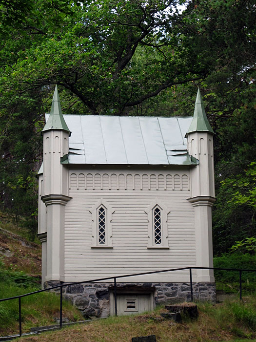 Kapelle bei einem Friedhof
