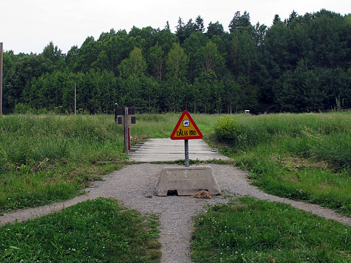 Von der Gegenseite her ist die Wegauswahl gro&szlig;