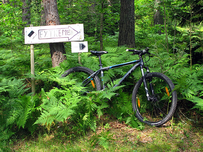 Im Wald bei Kymlinge gibt es ausgeschilderte Strecken, ich nehme nat&uuml;rlich die "Extreme" ;-)