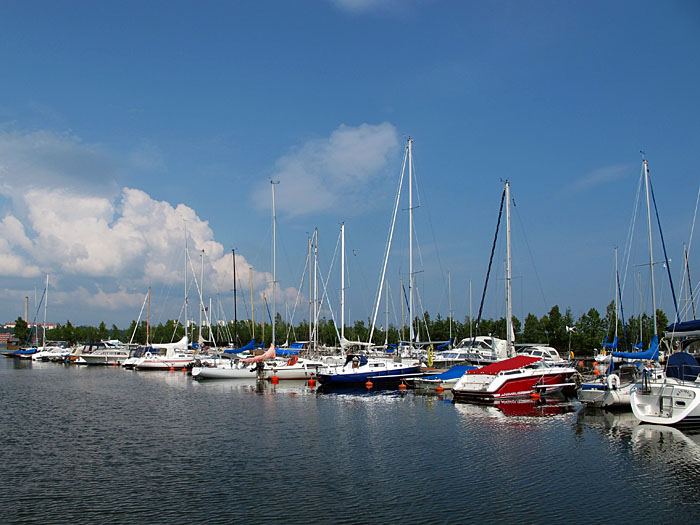 Noch mehr Boote am Ufer des Ladug�rdsg�rdet