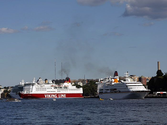 F&auml;hren und Kreuzfahrtschiffe