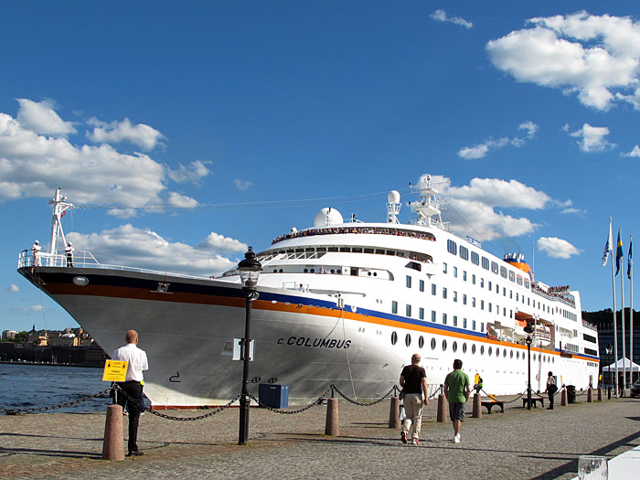 Das Kreuzfahrtschiff hat gerade angelegt