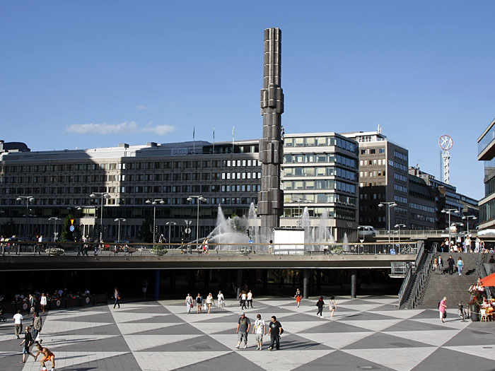 Sergels Torg mit Obelisk