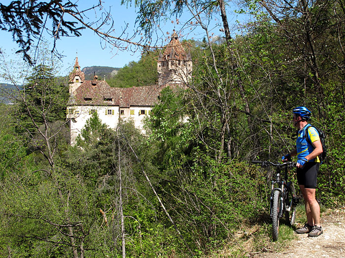 Das gleiche Schloss wie vorhin, nun auf Augenhöhe