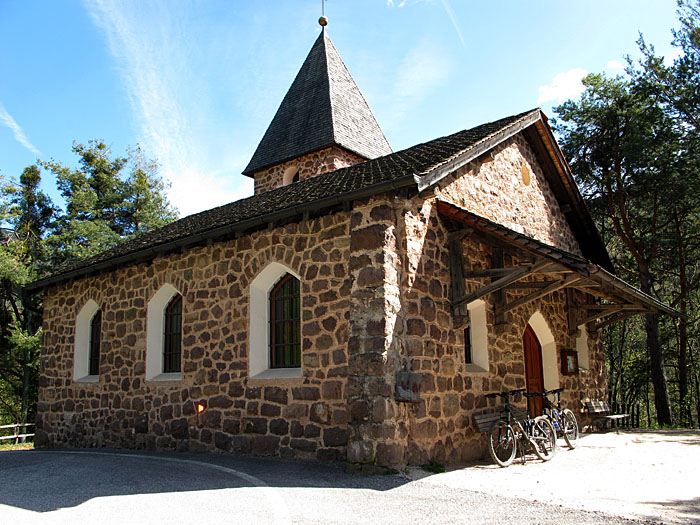 Kapelle im Wald