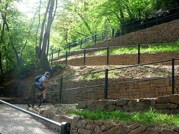 Viele enge Kehren f&uuml;hren nach oben