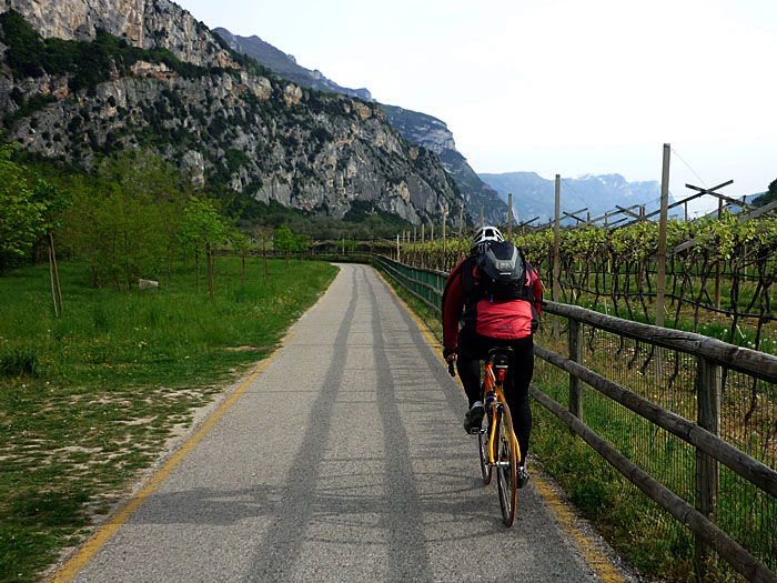 Radweg parallel zum Fiume Sarche