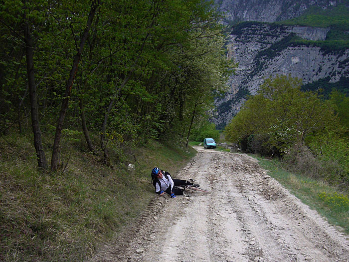Oh Mann, Radfahren kann er auch net ;-)