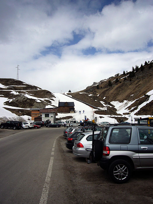 Dort hinten w&auml;re der Einstieg zur geplanten Offroad-Strecke, momentan wegen Schnee nicht m&ouml;glich :-(