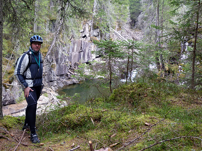 Tief unter uns flie&szlig;t der Bach ...