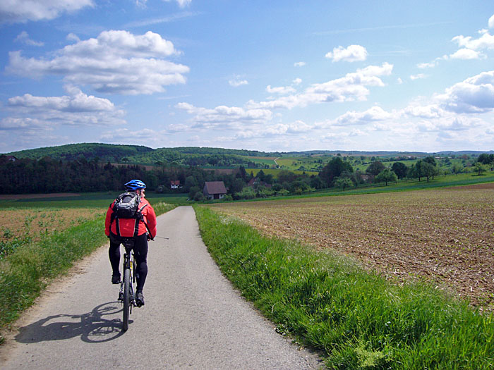 Abfahrt in ein winziges Dorf
