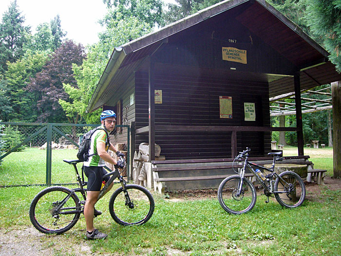 Schrauberrast an einer H&uuml;tte