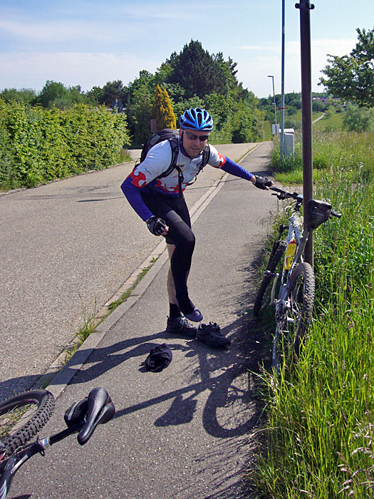 Bergauffahren heizt ein, Reini zieht seine "Strapse" aus ;-)