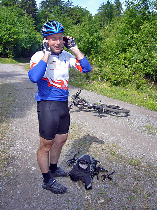 Reini kontaktiert die &Ouml;lb&ouml;rse mit gleich zwei Mobilphones ;-)