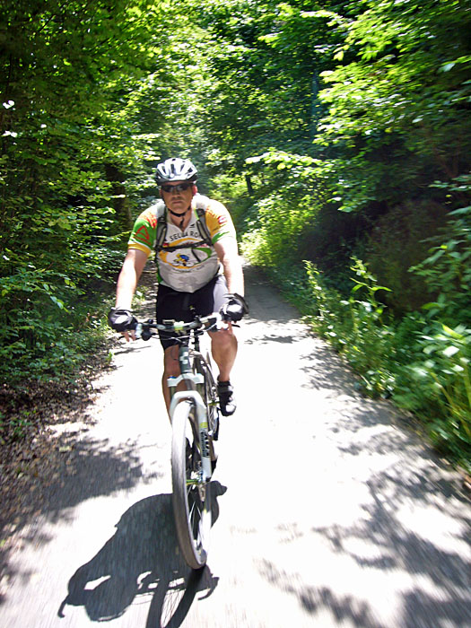 Auf dem Graf Rhena Weg radeln wir zur&uuml;ck