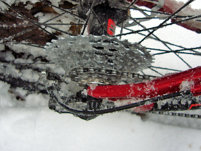 ... nur hinten will die Kette nicht immer auf dem vorgew&auml;hlten Zahnrad bleiben