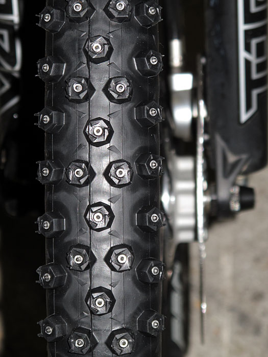 Die Spikereifen haben sich auf jeden Fall bew&auml;hrt, auch wenn es nur wenig Eis gab