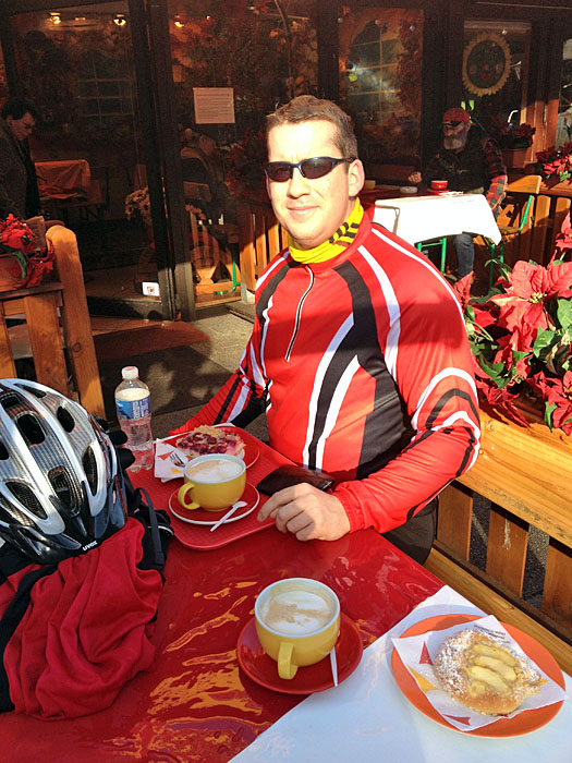 Der &uuml;bliche Kaffee im &uuml;blichen Caf&eacute; in BH