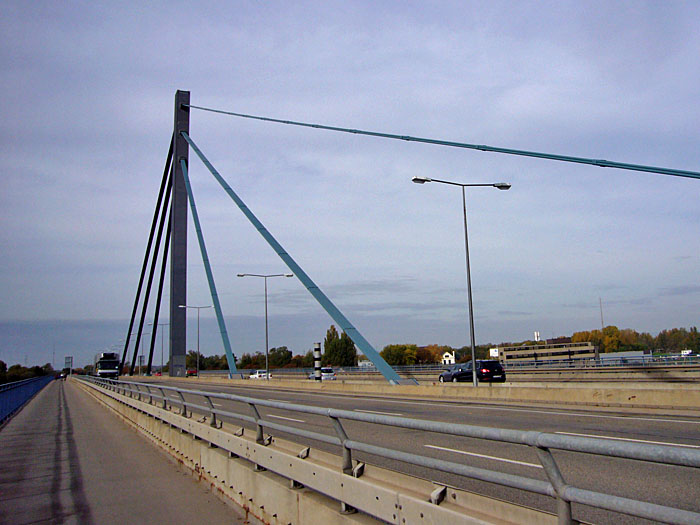 Auf der Karlsruher Rheinbr&uuml;cke