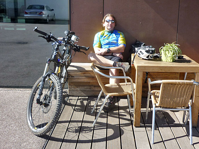 In der Sonne wartet es sich angenehmer