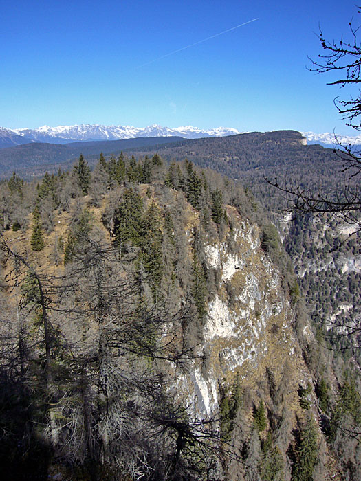 Abgr&uuml;nde tun sich auf
