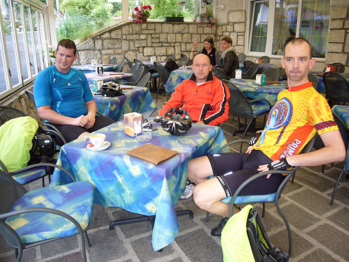 Trotzdem fahren wir den Mendelpass hinauf, zum Gl&uuml;ck h&ouml;rte der Regen bald auf